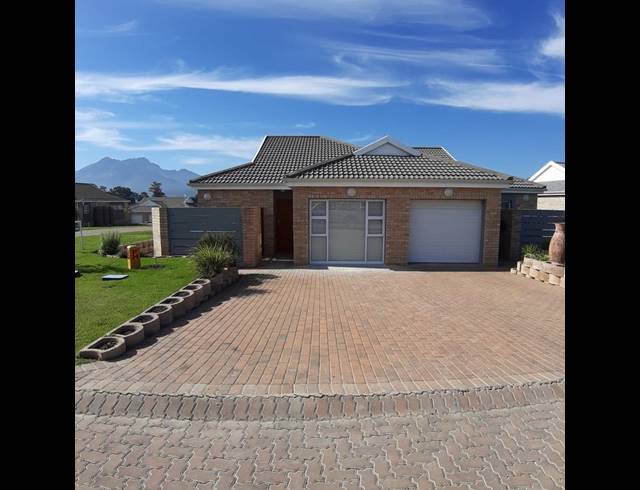 2 BEDROOM TOWNHOUSE FOR SALE IN GROENKLOOF RETIREMENT VILLAGE